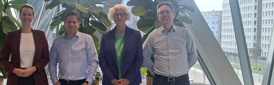 Achmea en HortiQ mensen samen op de foto