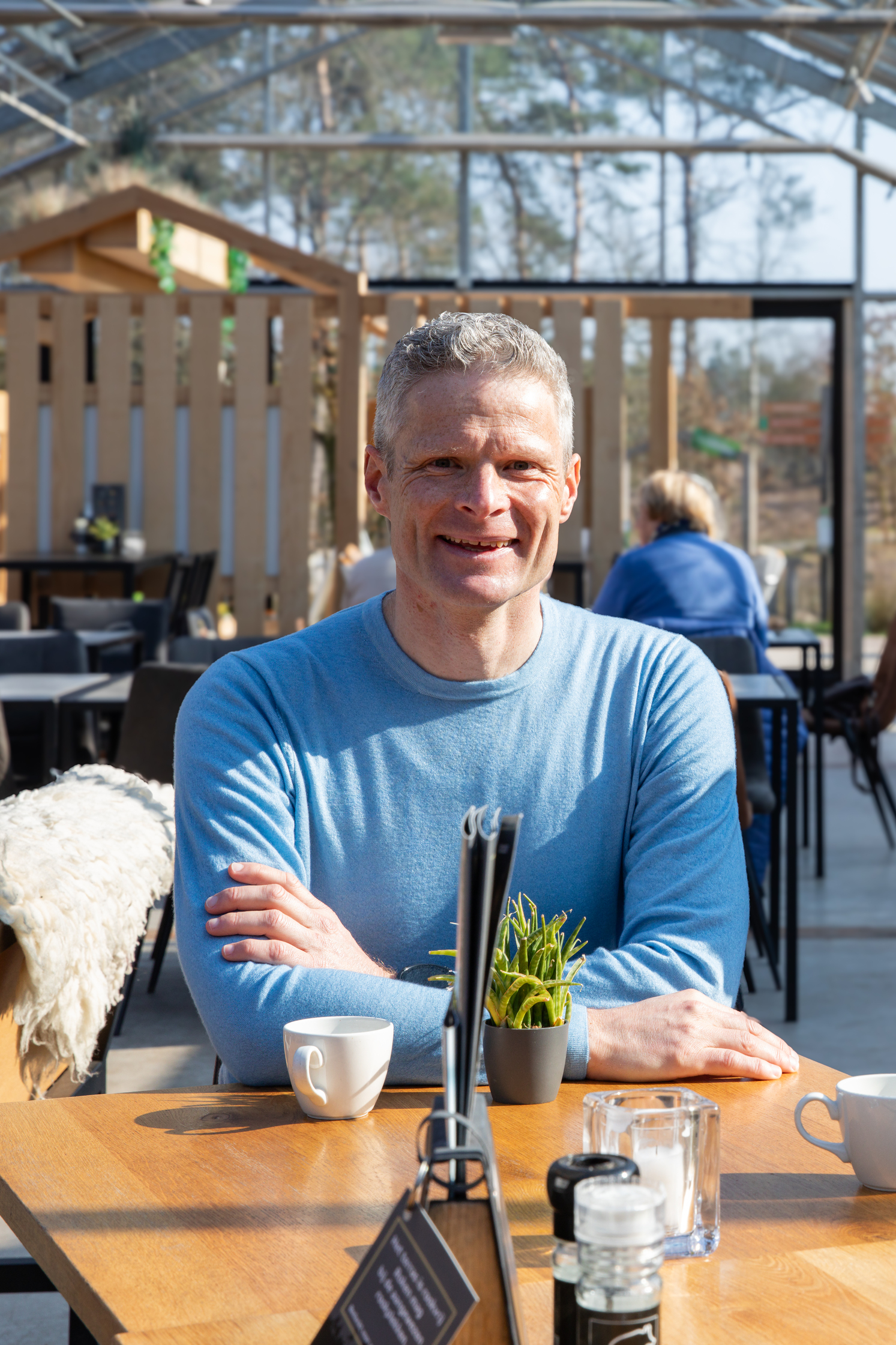Bas Kemperman op het terras