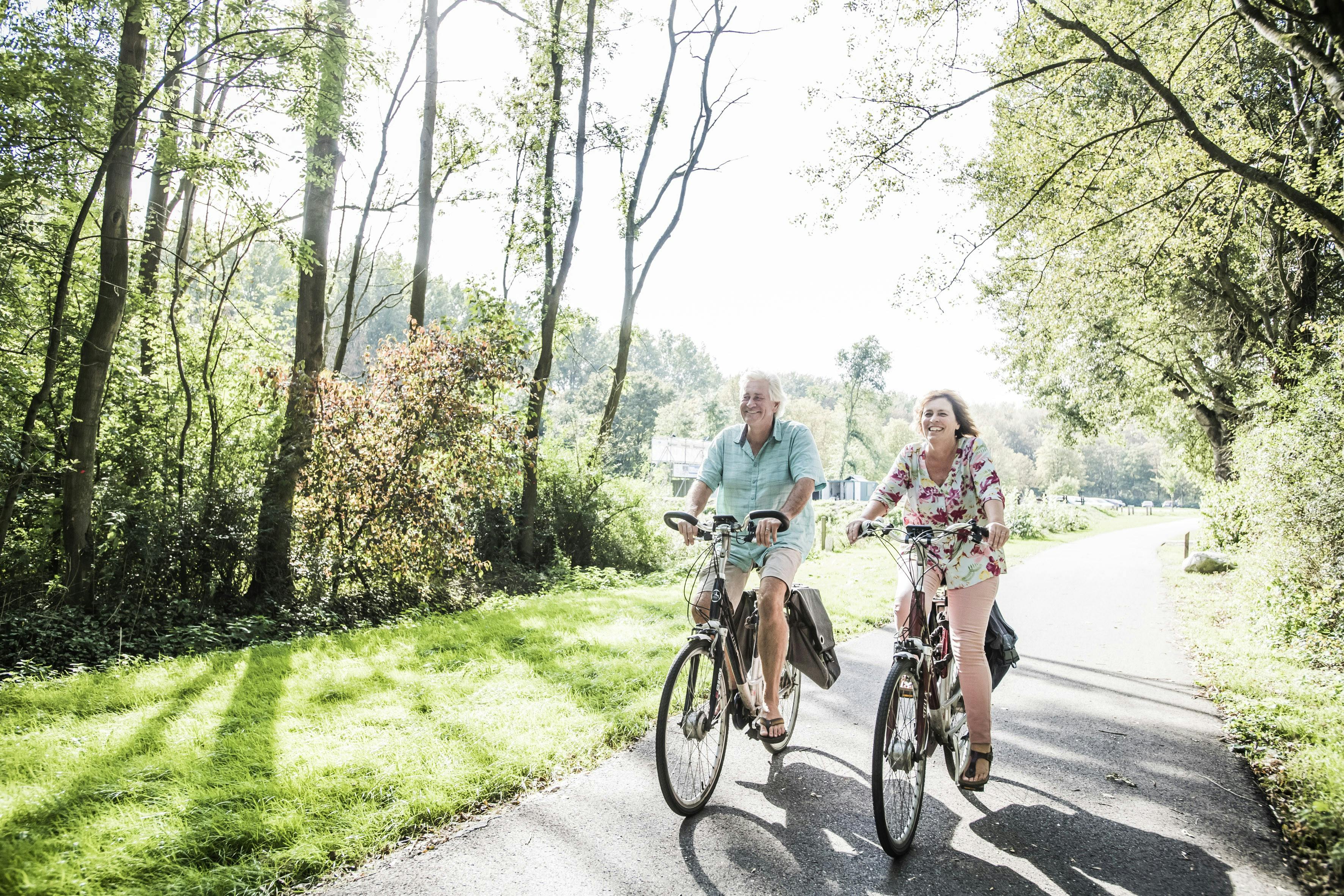 Actieve senioren op fiets